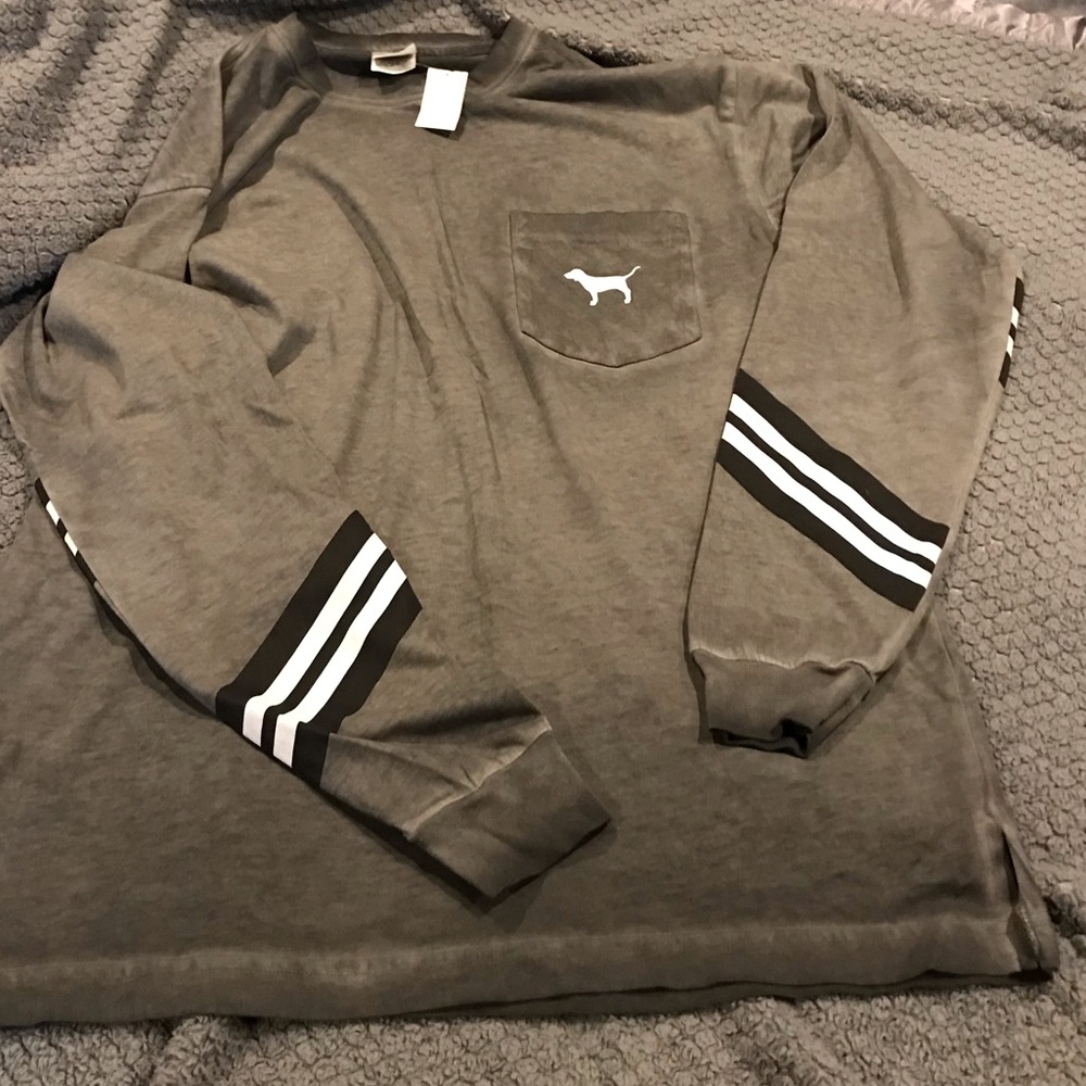VS Pink LS tee